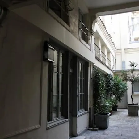 Calm And * Paris